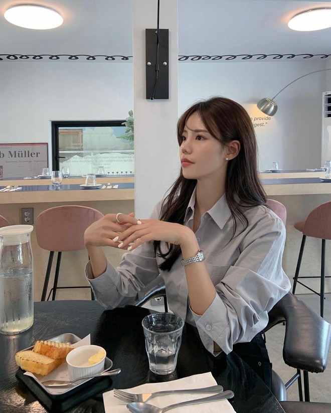 Phụ nữ Hàn chỉ cần 2 món phụ kiện để mặc đẹp tới công sở- Ảnh 7. Phụ nữ Hàn chỉ cần 2 món phụ kiện để mặc đẹp tới công sở- Ảnh 7.