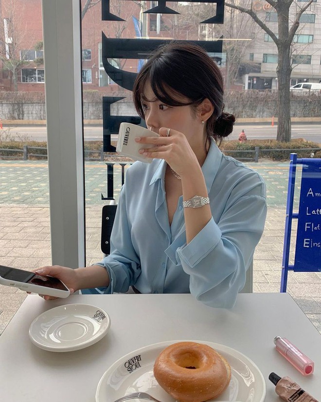 Phụ nữ Hàn chỉ cần 2 món phụ kiện để mặc đẹp tới công sở- Ảnh 5. Phụ nữ Hàn chỉ cần 2 món phụ kiện để mặc đẹp tới công sở- Ảnh 5.
