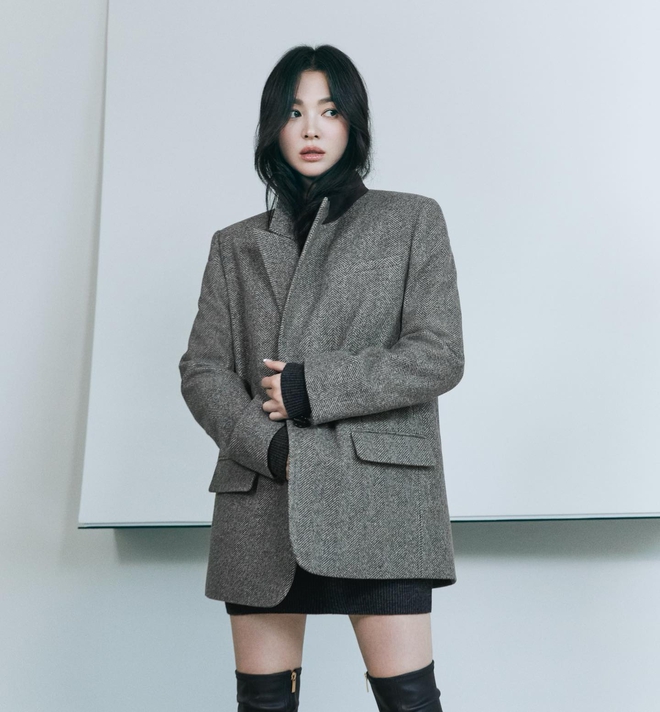 Song Hye Kyo có 3 thứ để tăng khí chất, phụ nữ tuổi 40 chỉ cần mặc theo- Ảnh 4.