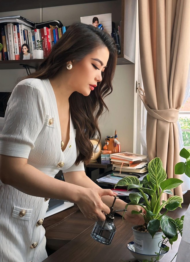 Áo Trương Ngọc Ánh mặc trong ngày bị bắt gây chú ý- Ảnh 5. Áo Trương Ngọc Ánh mặc trong ngày bị bắt gây chú ý- Ảnh 5.