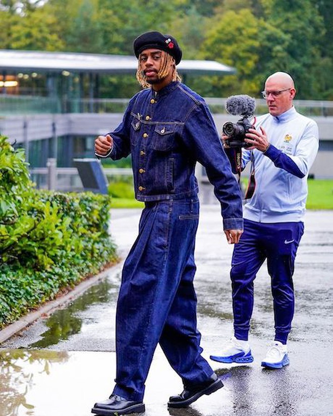 MXH bất ngờ về đội bóng mặc đẹp nhất thế giới: Biết cầu thủ giàu rồi nhưng trình chơi đồ hiệu quá "khét"- Ảnh 20. MXH bất ngờ về đội bóng mặc đẹp nhất thế giới: Biết cầu thủ giàu rồi nhưng trình chơi đồ hiệu quá "khét"- Ảnh 20.