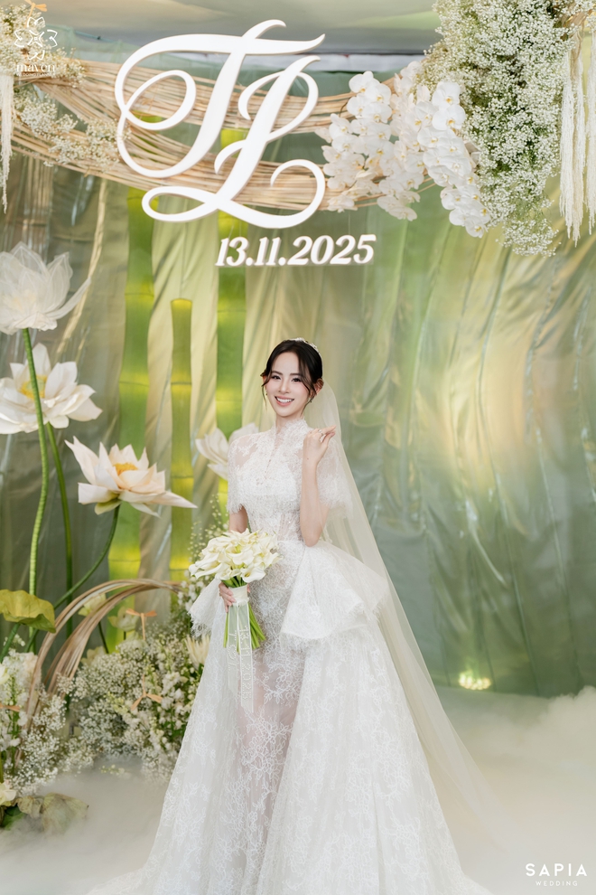 Hương Liên cưới con trai cựu Chủ tịch hôm nay: Mẹ chồng và mẹ ruột được khen nức nở- Ảnh 7.