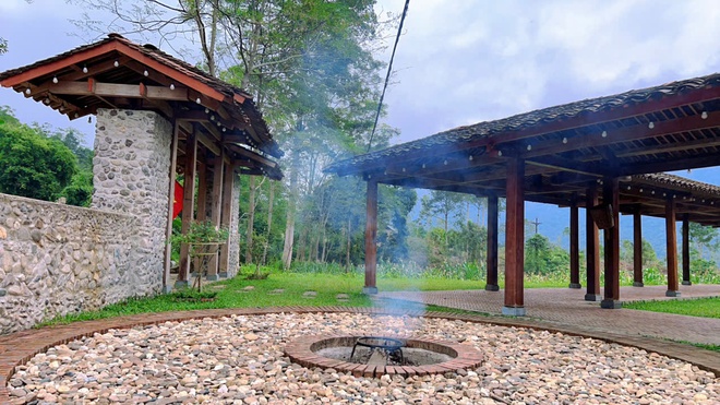 Cặp vợ chồng chi 3 tỷ xây nhà như cổ tích trên vùng núi Tuyên Quang: View triệu đô, 0 đồng rau củ- Ảnh 6. Cặp vợ chồng chi 3 tỷ xây nhà như cổ tích trên vùng núi Tuyên Quang: View triệu đô, 0 đồng rau củ- Ảnh 6.