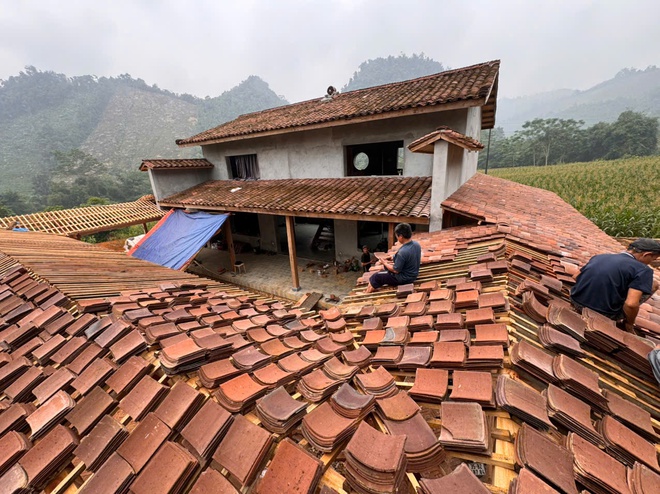 Cặp vợ chồng chi 3 tỷ xây nhà như cổ tích trên vùng núi Tuyên Quang: View triệu đô, 0 đồng rau củ- Ảnh 3. Cặp vợ chồng chi 3 tỷ xây nhà như cổ tích trên vùng núi Tuyên Quang: View triệu đô, 0 đồng rau củ- Ảnh 3.