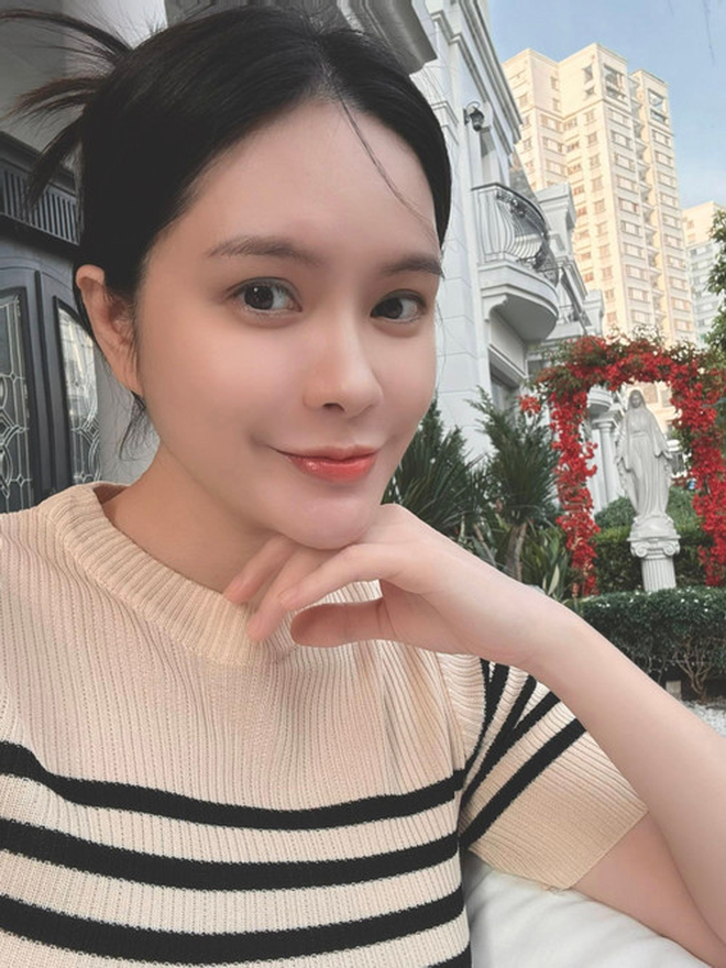 Cô gái khổ sở 30 năm vì tai giống Đoàn Di Băng- Ảnh 8. Cô gái khổ sở 30 năm vì tai giống Đoàn Di Băng- Ảnh 8.