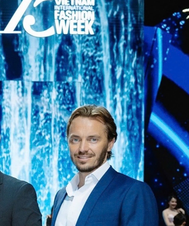 Bạn trai Thảo Nhi Lê là hậu duệ đời thứ 7 của gia tộc 200 năm kinh doanh nước hoa ở Pháp- Ảnh 6. Bạn trai Thảo Nhi Lê là hậu duệ đời thứ 7 của gia tộc 200 năm kinh doanh nước hoa ở Pháp- Ảnh 6.