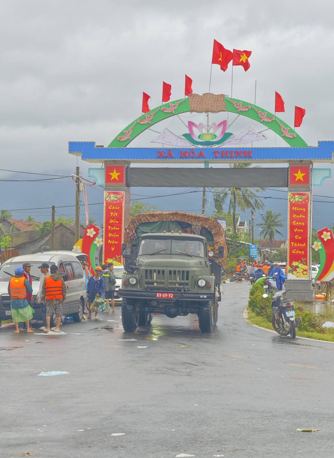 &ldquo;Một lời v&ocirc; t&igrave;nh cũng l&agrave;m đau th&ecirc;m một tr&aacute;i tim đang kiệt sức&rdquo;: Người cứu hộ trong rốn lũ Ho&agrave; Thịnh l&ecirc;n tiếng- Ảnh 2.