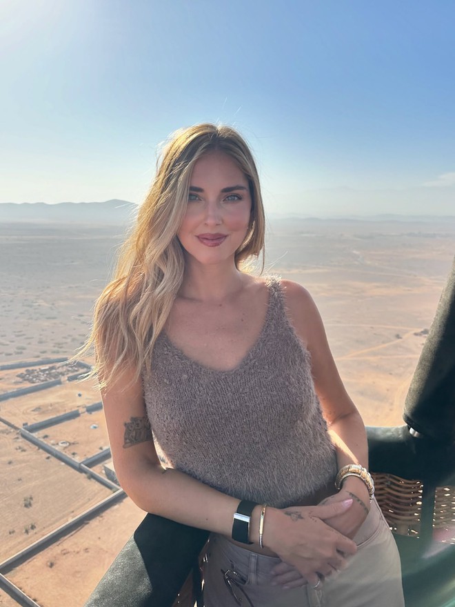 Vẻ mặt nhởn nhơ đến lạnh người của ngôi sao sắp đi tù vì ăn chặn tiền từ thiện- Ảnh 7. Vẻ mặt nhởn nhơ đến lạnh người của ngôi sao sắp đi tù vì ăn chặn tiền từ thiện- Ảnh 7.