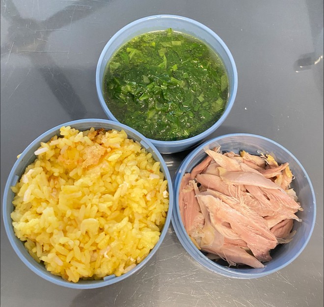 Mẹ Hưng Yên 6h30 sáng dậy làm cơm hộp cho con mang tới trường: Nhìn thôi đã thấy đúng chuẩn "cơm nhà mẹ nấu"- Ảnh 8.