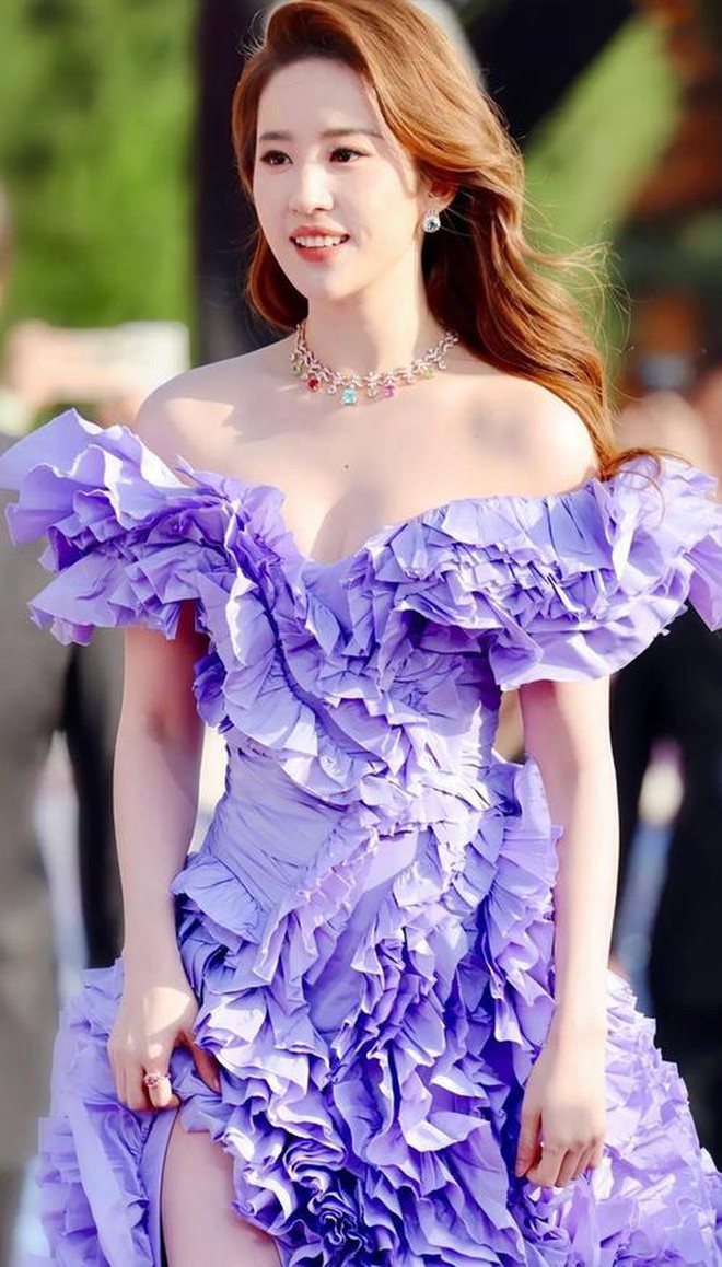 Cô gái trong bức ảnh cưới hơn 20 năm trước đẹp hơn cả filter, giờ là đỉnh lưu của đỉnh lưu, chỉ cần lộ diện là MXH nổ tung- Ảnh 9. Cô gái trong bức ảnh cưới hơn 20 năm trước đẹp hơn cả filter, giờ là đỉnh lưu của đỉnh lưu, chỉ cần lộ diện là MXH nổ tung- Ảnh 9.