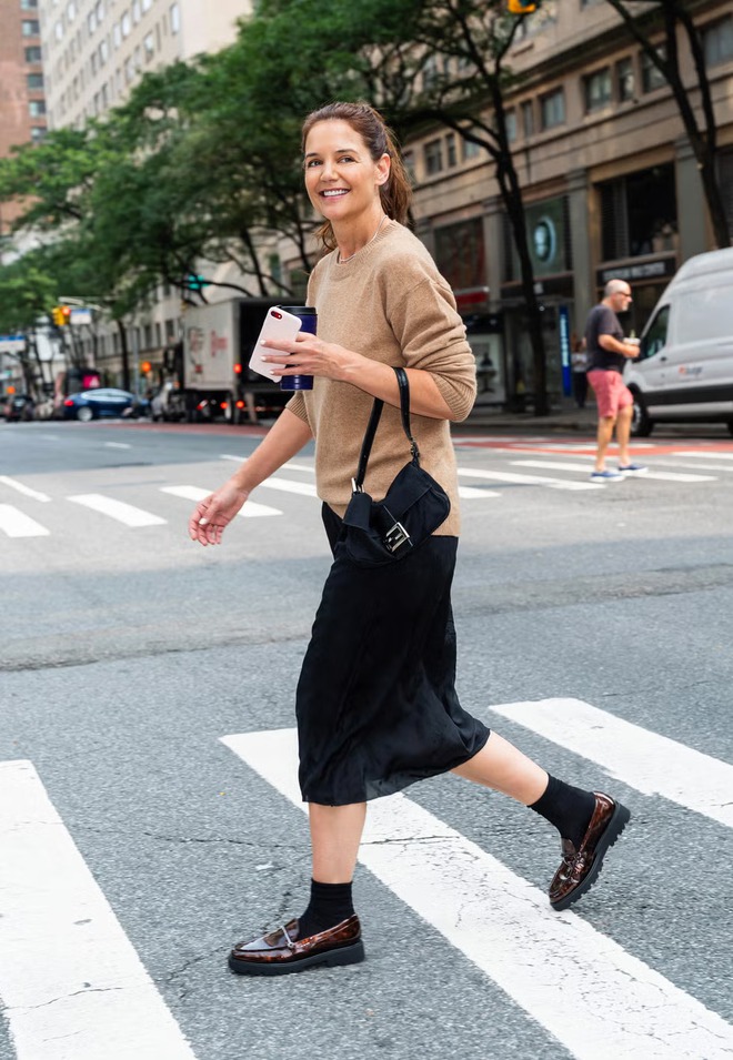 4 mẫu giày mùa đông tinh tế mà phụ nữ trung niên nên có- Ảnh 9.