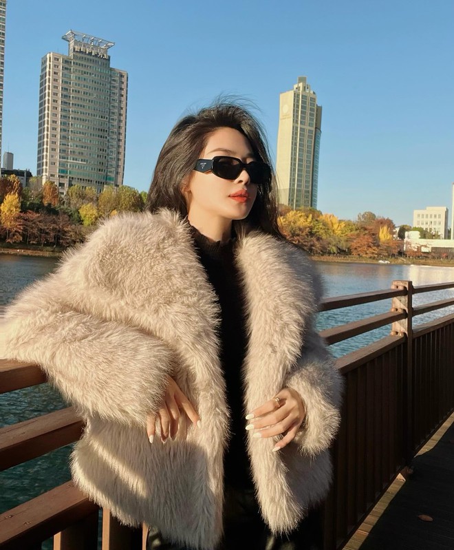 Hot girl thẩm mỹ thành công nhất Việt Nam nói 1 điều không ngờ với phiên bản 10 năm trước- Ảnh 6. Hot girl thẩm mỹ thành công nhất Việt Nam nói 1 điều không ngờ với phiên bản 10 năm trước- Ảnh 6.