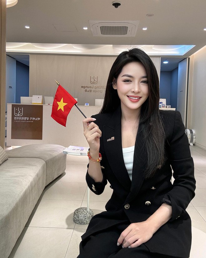 Hot girl thẩm mỹ thành công nhất Việt Nam nói 1 điều không ngờ với phiên bản 10 năm trước- Ảnh 7. Hot girl thẩm mỹ thành công nhất Việt Nam nói 1 điều không ngờ với phiên bản 10 năm trước- Ảnh 7.