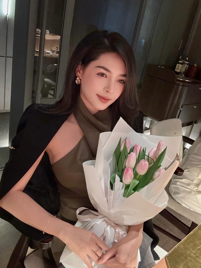 Hot girl thẩm mỹ thành công nhất Việt Nam nói 1 điều không ngờ với phiên bản 10 năm trước- Ảnh 8. Hot girl thẩm mỹ thành công nhất Việt Nam nói 1 điều không ngờ với phiên bản 10 năm trước- Ảnh 8.