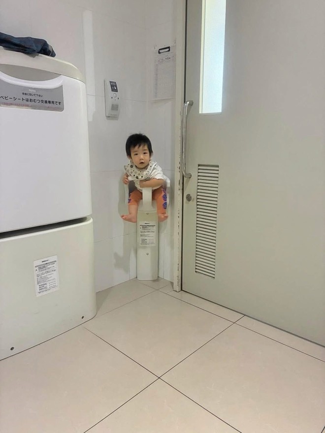 Khách Việt bất ngờ với 1 chi tiết lạ trong nhà vệ sinh công cộng ở Nhật Bản, nhận xét: "Đến mức này rồi sao!"- Ảnh 7.