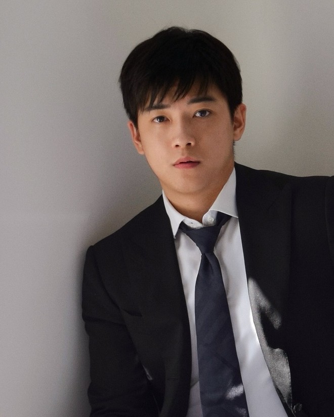 Chris Khoa Nguyễn - trai đẹp bị đồn "không có thật" bất ngờ tái xuất, đã kết hôn!!!- Ảnh 2.