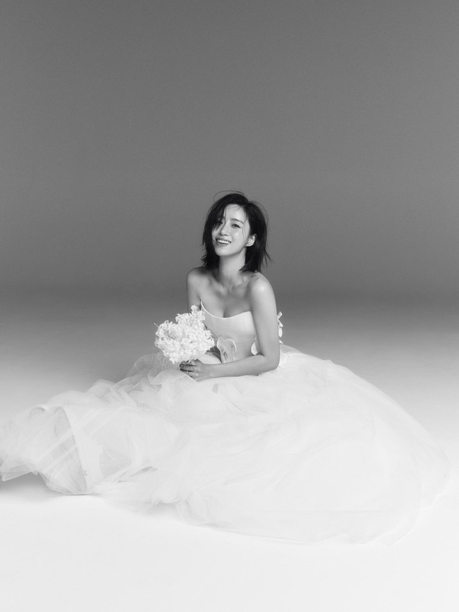 Chị Đẹp trong nhóm nhạc tuổi thơ lên xe hoa thật rồi, còn cầm hoa cưới đắt nhất thế giới- Ảnh 6.