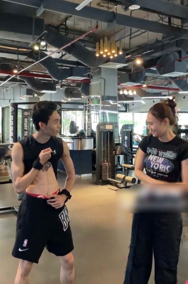 Sốc với diện mạo của Hồng Thanh, bộ Halloween chưa hết hả?- Ảnh 6. Sốc với diện mạo của Hồng Thanh, bộ Halloween chưa hết hả?- Ảnh 6.