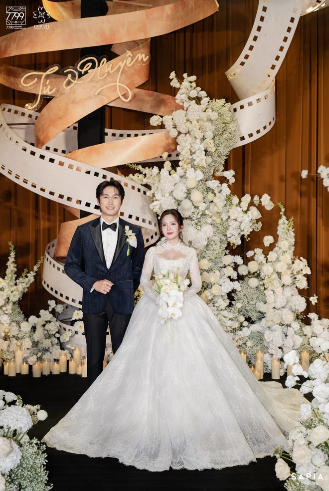 Ngọc Huyền liên tục khóc trong đám cưới với Đình Tú- Ảnh 7. Ngọc Huyền liên tục khóc trong đám cưới với Đình Tú- Ảnh 7.