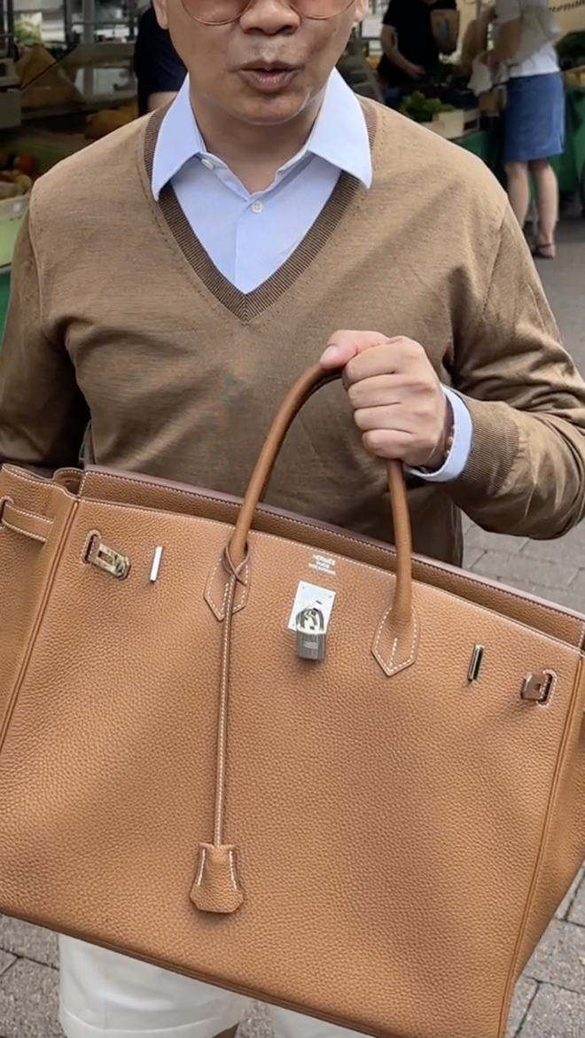 Thái Công nói gì về túi Hermès giả?- Ảnh 2. Thái Công nói gì về túi Hermès giả?- Ảnh 2.