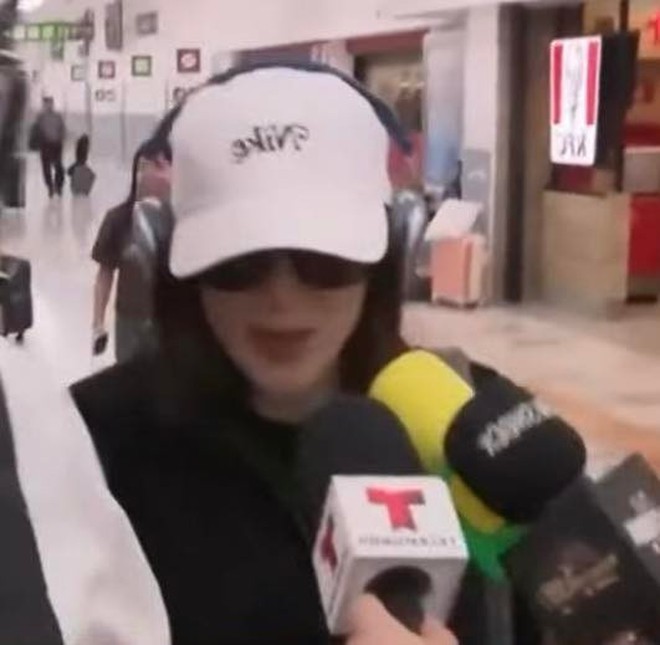 Hoa hậu Hoàn vũ lặng lẽ về nước- Ảnh 1.