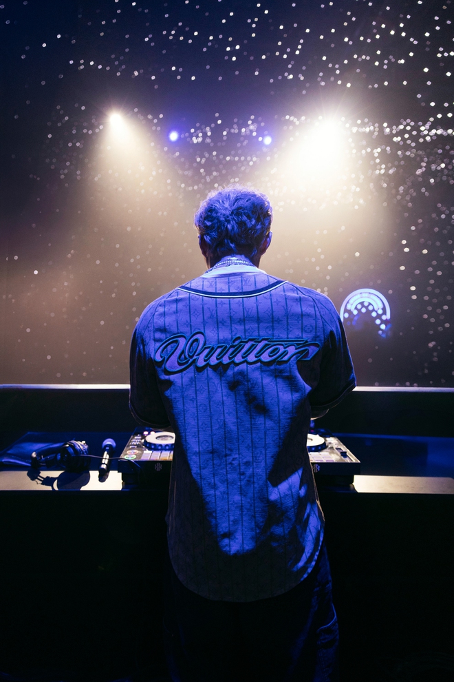 Loạt ảnh chưa được công bố bên trong siêu sự kiện Louis Vuitton: HIEUTHUHAI hát quá tình và tương tác hiếm có của dàn sao xịn- Ảnh 6. Loạt ảnh chưa được công bố bên trong siêu sự kiện Louis Vuitton: HIEUTHUHAI hát quá tình và tương tác hiếm có của dàn sao xịn- Ảnh 6.