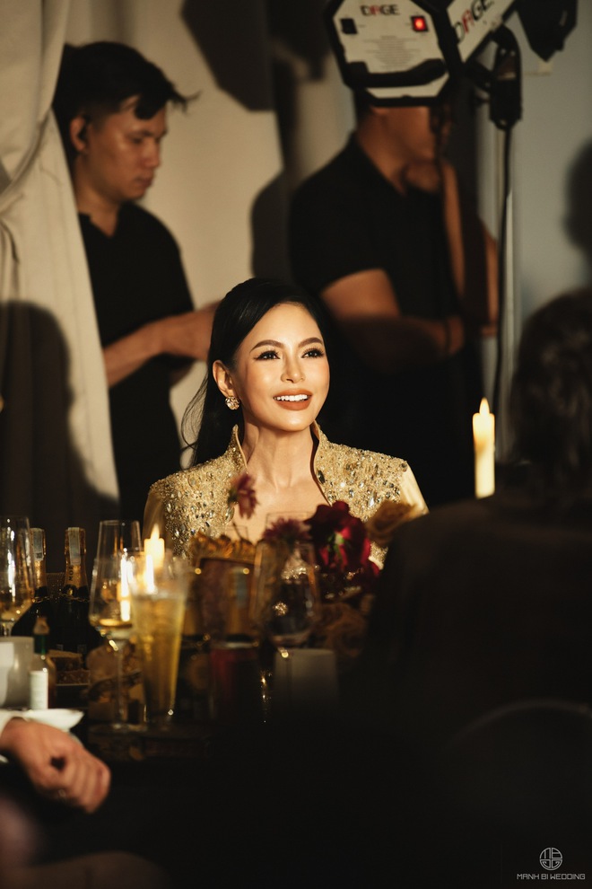 Điều phu nhân tỷ phú Johnathan Hạnh Nguyễn chỉ làm trong đám cưới ái nữ, 2 con dâu không có đặc quyền này!- Ảnh 7. Điều phu nhân tỷ phú Johnathan Hạnh Nguyễn chỉ làm trong đám cưới ái nữ, 2 con dâu không có đặc quyền này!- Ảnh 7.