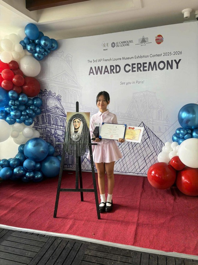 Con gái Phan Đinh Tùng: Mới 12 tuổi đã giành giải Nhất cuộc thi vẽ, tác phẩm được trưng bày tại bảo tàng danh giá nhất hành tinh- Ảnh 2. Con gái Phan Đinh Tùng: Mới 12 tuổi đã giành giải Nhất cuộc thi vẽ, tác phẩm được trưng bày tại bảo tàng danh giá nhất hành tinh- Ảnh 2.