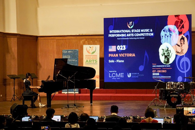 Con gái Phan Đinh Tùng: Mới 12 tuổi đã giành giải Nhất cuộc thi vẽ, tác phẩm được trưng bày tại bảo tàng danh giá nhất hành tinh- Ảnh 5. Con gái Phan Đinh Tùng: Mới 12 tuổi đã giành giải Nhất cuộc thi vẽ, tác phẩm được trưng bày tại bảo tàng danh giá nhất hành tinh- Ảnh 5.