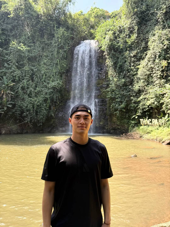 Chân dung thủ môn Việt cao 1m91 trong trận gặp Thái Lan- Ảnh 5. Chân dung thủ môn Việt cao 1m91 trong trận gặp Thái Lan- Ảnh 5.