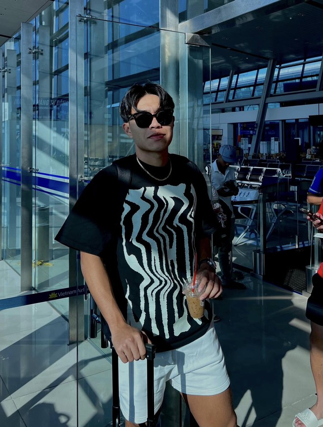 Đội h&igrave;nh U22 Việt Nam "xả vai" cầu thủ: N&oacute;i l&agrave; diễn vi&ecirc;n hay người mẫu chắc cũng tin!- Ảnh 14.