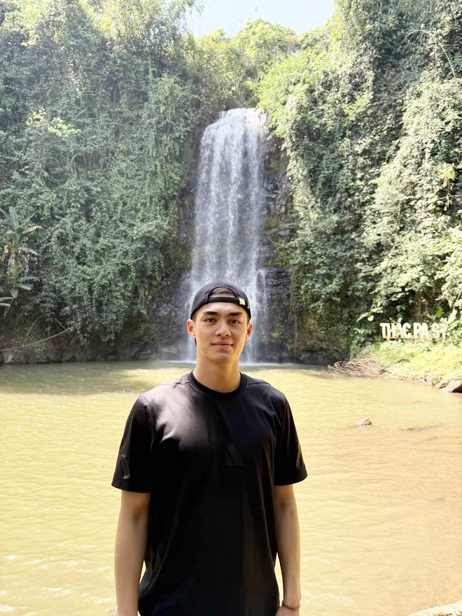 Đội h&igrave;nh U22 Việt Nam "xả vai" cầu thủ: N&oacute;i l&agrave; diễn vi&ecirc;n hay người mẫu chắc cũng tin!- Ảnh 2.