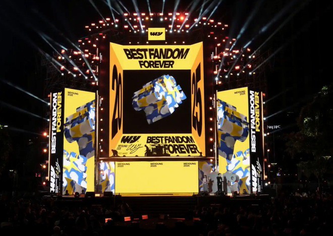 To&agrave;n cảnh Gala vinh danh v&agrave; trao giải WeYoung 2025: Trăm phần trăm trẻ!- Ảnh 22.