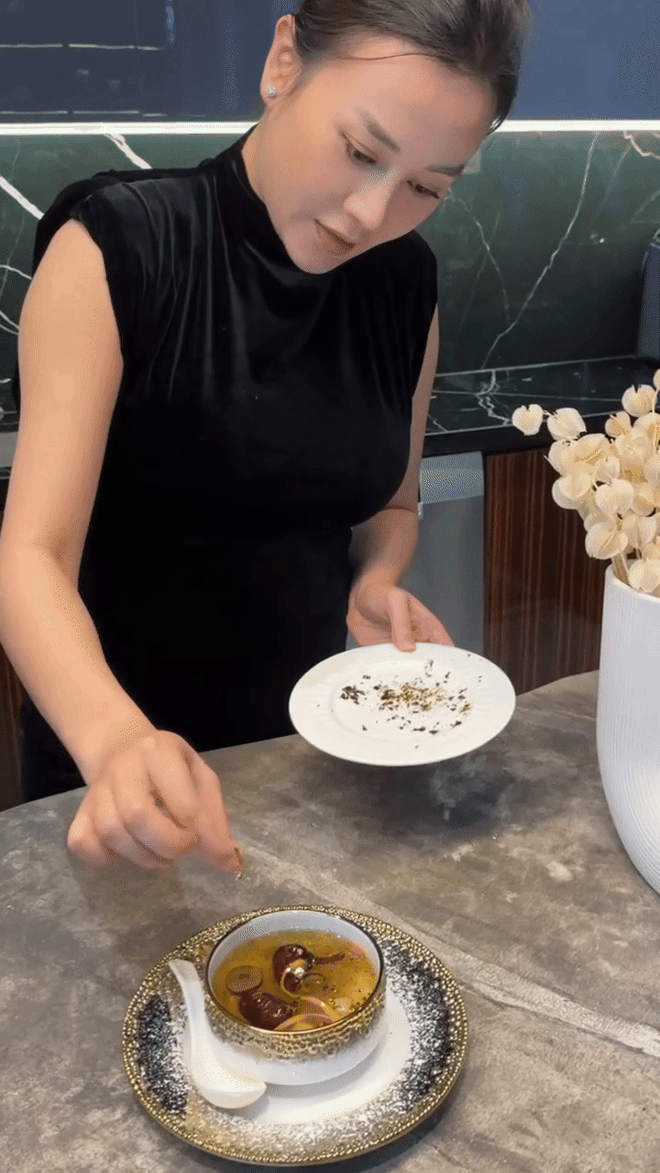 Chưa ai qua được Phương Oanh khoản này?- Ảnh 7. Chưa ai qua được Phương Oanh khoản này?- Ảnh 7.