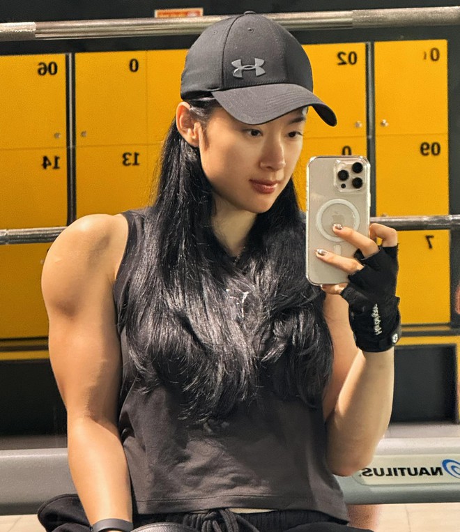 Năm 2025: Hành trình phá sạch tính nữ của Angela Phương Trinh- Ảnh 9. Năm 2025: Hành trình phá sạch tính nữ của Angela Phương Trinh- Ảnh 9.