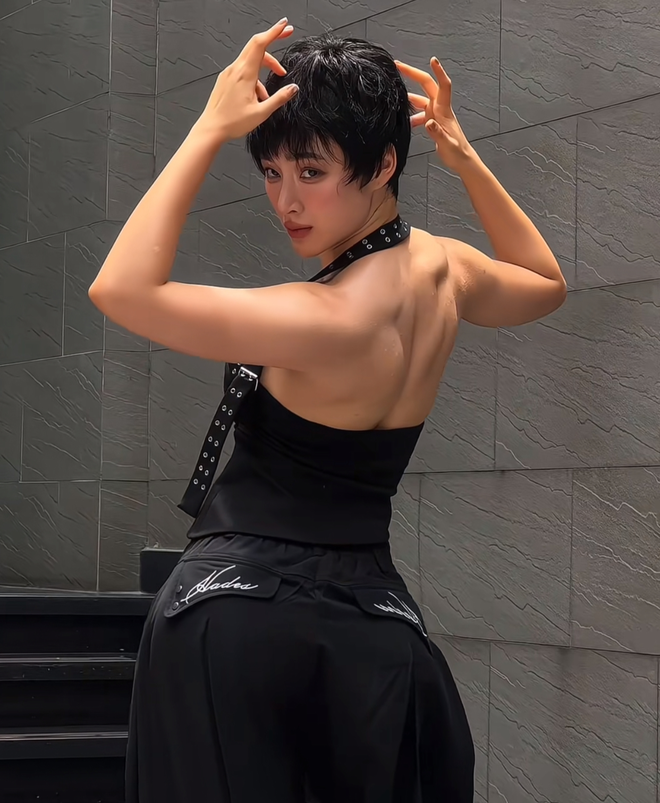 Năm 2025: Hành trình phá sạch tính nữ của Angela Phương Trinh- Ảnh 10. Năm 2025: Hành trình phá sạch tính nữ của Angela Phương Trinh- Ảnh 10.