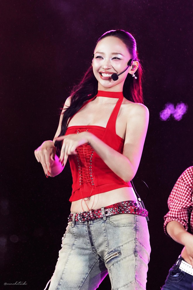 T&oacute;c Ti&ecirc;n chơi Gi&aacute;ng Sinh đỉnh nhất Vbiz, xứng danh nữ ho&agrave;ng gợi cảm!- Ảnh 15.