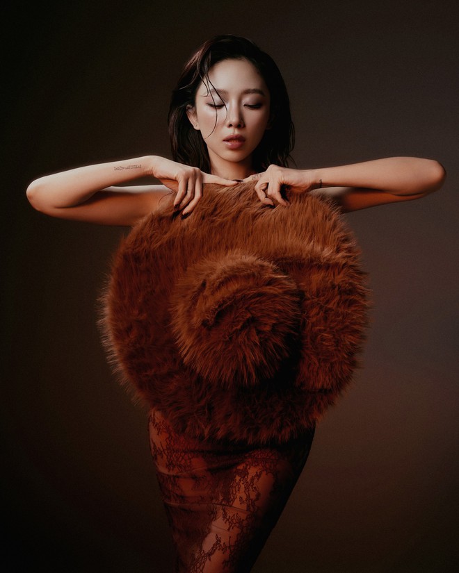 T&oacute;c Ti&ecirc;n chơi Gi&aacute;ng Sinh đỉnh nhất Vbiz, xứng danh nữ ho&agrave;ng gợi cảm!- Ảnh 10.