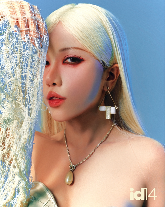 Giữa một vạn người, kh&aacute;n giả đ&atilde; nhận ra Ph&ugrave;ng Kh&aacute;nh Linh- Ảnh 7.