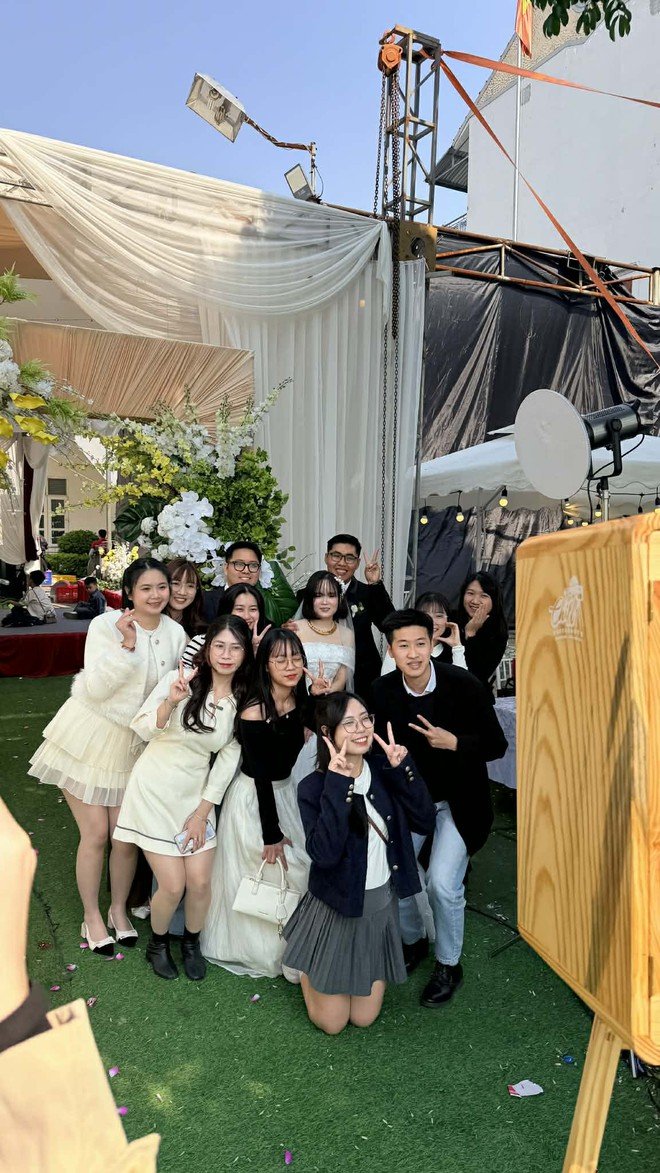 Kiếm 5 -7 triệu mỗi đêm nhờ cho thuê máy photobooth lưu động trong đám cưới, tiệc cuối năm- Ảnh 6. Kiếm 5 -7 triệu mỗi đêm nhờ cho thuê máy photobooth lưu động trong đám cưới, tiệc cuối năm- Ảnh 6.