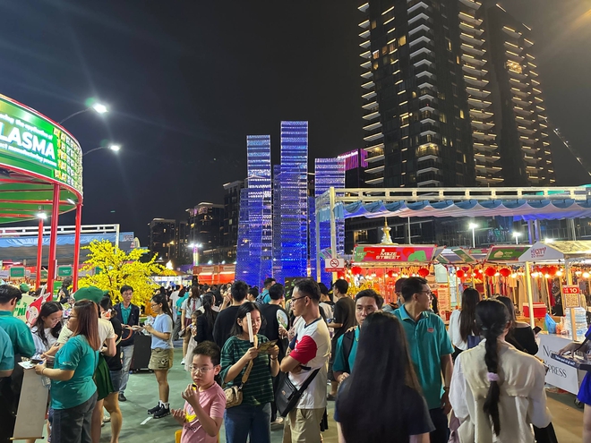 C&ocirc;ng vi&ecirc;n bờ s&ocirc;ng S&agrave;i G&ograve;n đ&atilde; vui nay c&ograve;n &ldquo;b&ugrave;ng nổ&rdquo; hơn với Tết Festival cực ho&agrave;nh tr&aacute;ng m&agrave; bất cứ ai cũng kh&ocirc;ng thể bỏ lỡ- Ảnh 20.