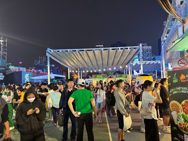 C&ocirc;ng vi&ecirc;n bờ s&ocirc;ng S&agrave;i G&ograve;n đ&atilde; vui nay c&ograve;n &ldquo;b&ugrave;ng nổ&rdquo; hơn với Tết Festival cực ho&agrave;nh tr&aacute;ng m&agrave; bất cứ ai cũng kh&ocirc;ng thể bỏ lỡ- Ảnh 18.