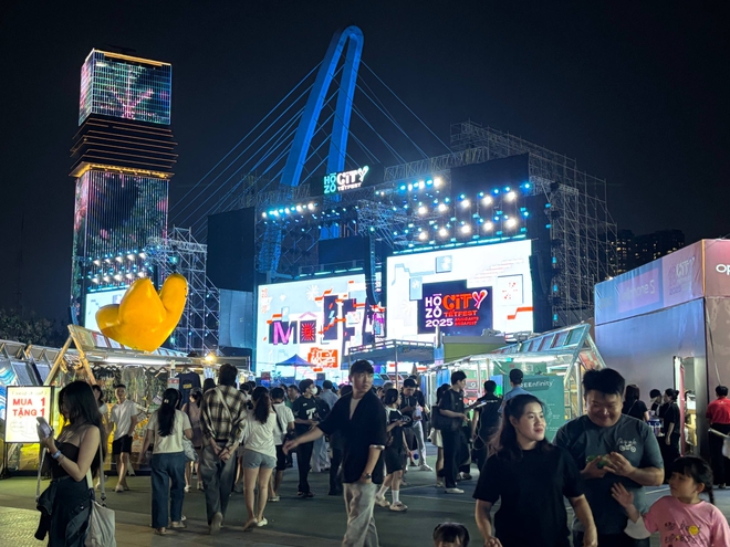 C&ocirc;ng vi&ecirc;n bờ s&ocirc;ng S&agrave;i G&ograve;n đ&atilde; vui nay c&ograve;n &ldquo;b&ugrave;ng nổ&rdquo; hơn với Tết Festival cực ho&agrave;nh tr&aacute;ng m&agrave; bất cứ ai cũng kh&ocirc;ng thể bỏ lỡ- Ảnh 17.