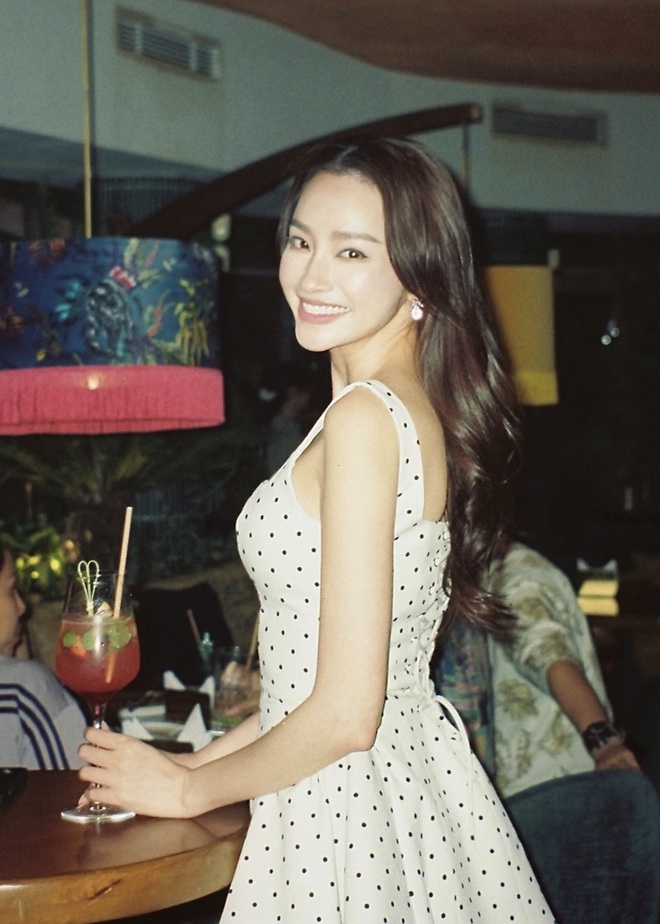 Nữ ho&agrave;ng quảng c&aacute;o Việt đầu ti&ecirc;n lọt top đẹp nhất thế giới, nhan sắc đ&aacute;ng kinh ngạc ở ngưỡng U40- Ảnh 7.