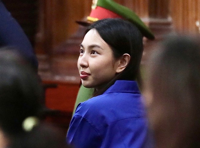 Một năm bão tố của Trương Ngọc Ánh, Thùy Tiên- Ảnh 7. Một năm bão tố của Trương Ngọc Ánh, Thùy Tiên- Ảnh 7.