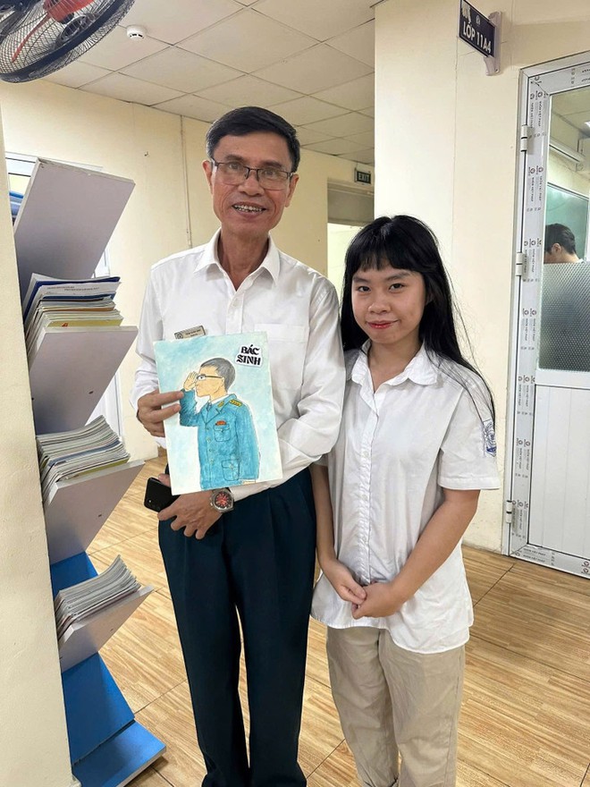 Học sinh vi phạm phải "gánh nước", cách kỷ luật lạ mà nhân văn- Ảnh 1. Học sinh vi phạm phải "gánh nước", cách kỷ luật lạ mà nhân văn- Ảnh 1.