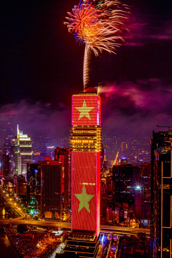 Pháo hoa rực sáng bầu trời, chào 2026!- Ảnh 15.