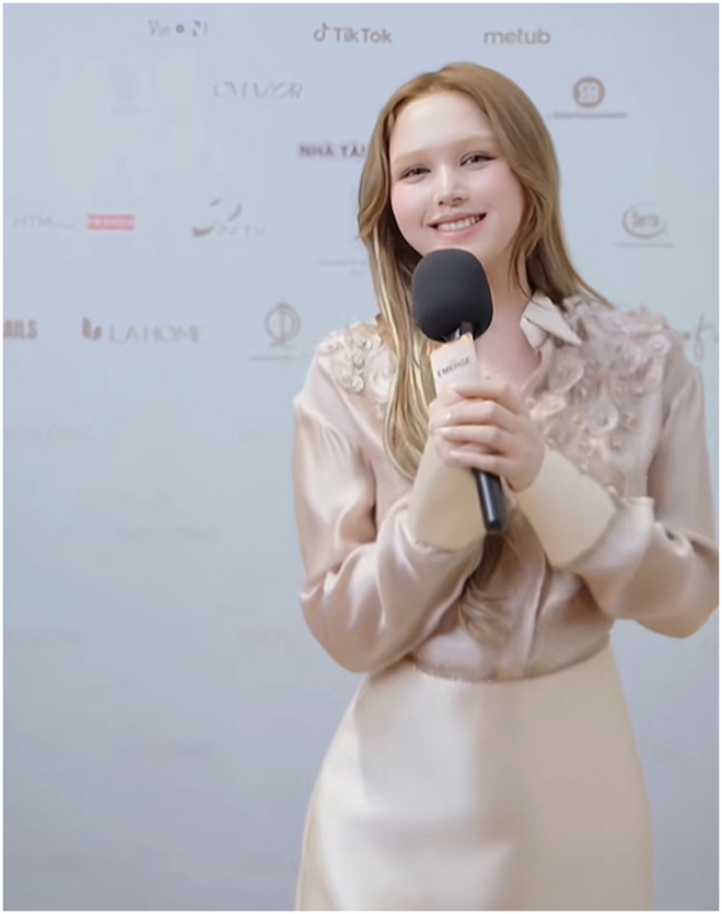 Hình ảnh mới nhất của Xoài Non gây giật mình- Ảnh 2. Hình ảnh mới nhất của Xoài Non gây giật mình- Ảnh 2.