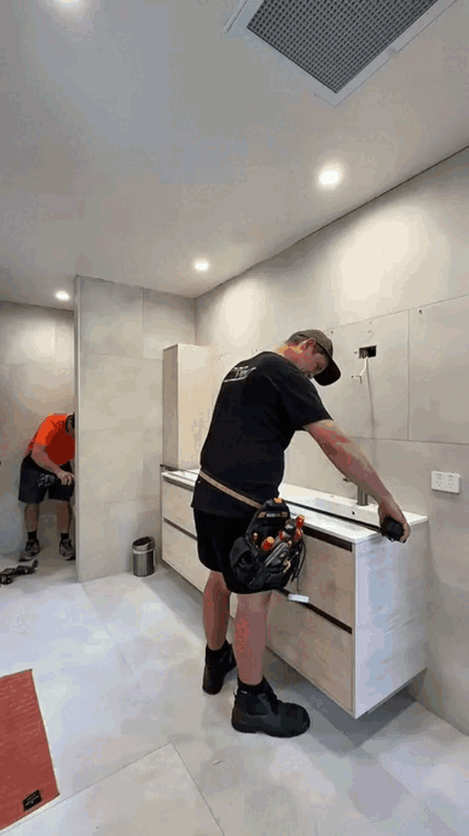 Nữ diễn viên lùn nhất Việt Nam lấy chồng tỷ phú, sống như "bà hoàng", ngủ dậy có 5 hầu gái phục vụ- Ảnh 10.