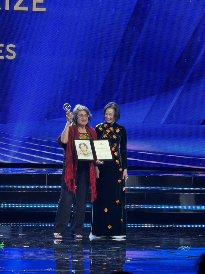 Các nữ bác học đẹp và ngầu như thế này đấy!- Ảnh 6. Các nữ bác học đẹp và ngầu như thế này đấy!- Ảnh 6.